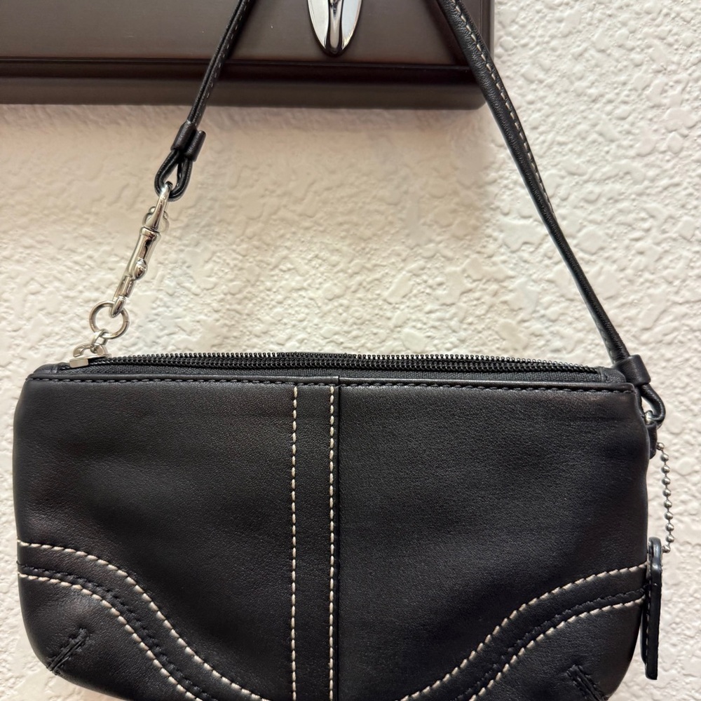 Vintage COACH Black Leather Women's Bag - Picture 4 of 9